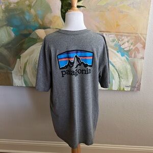 Patagonia T shirt Men’s grey Large Regular Fit